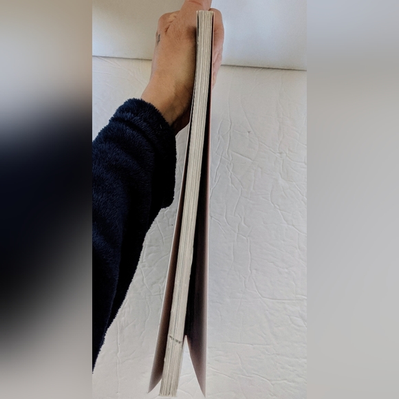 The Twilight Saga New Moon The Official Illustrated Movie Companion Book - Picture 5 of 10